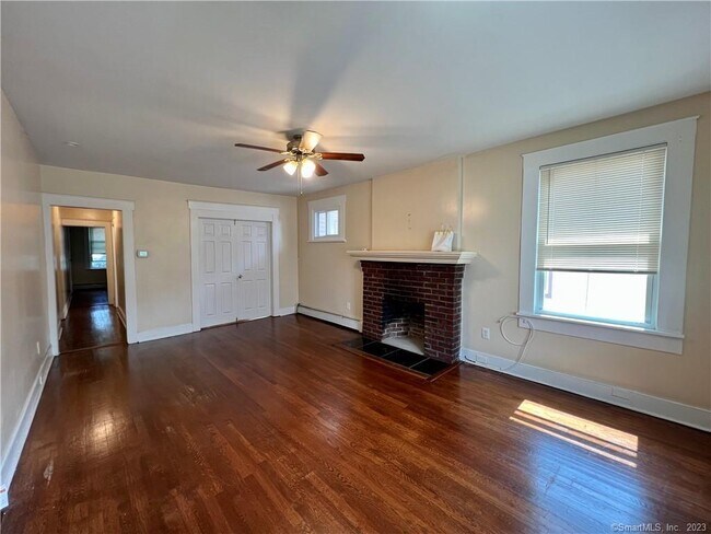 143 Herkimer St in Bridgeport, CT - Building Photo - Building Photo