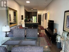 18 Yorkville Ave in Toronto, ON - Building Photo - Building Photo