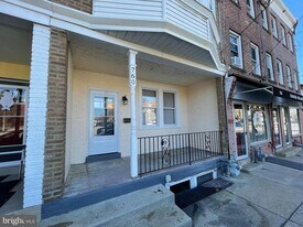 760 W Railroad Ave in Bryn Mawr, PA - Building Photo