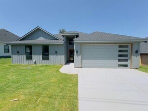 2512 San Gabriel Dr in Granbury, TX - Building Photo - Building Photo