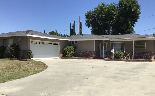 7936 Ducor Ave in Canoga Park, CA - Building Photo - Building Photo