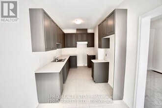 66 Baker St in Thorold, ON - Building Photo - Building Photo