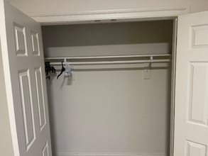 1015 Heathercroft Cir, Unit 200 in Crozet, VA - Foto de edificio - Building Photo