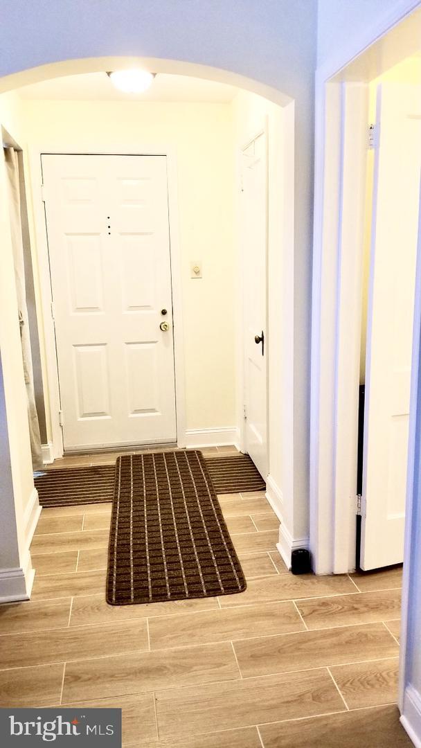 1901 N Rhodes St-Unit -41 in Arlington, VA - Building Photo - Building Photo