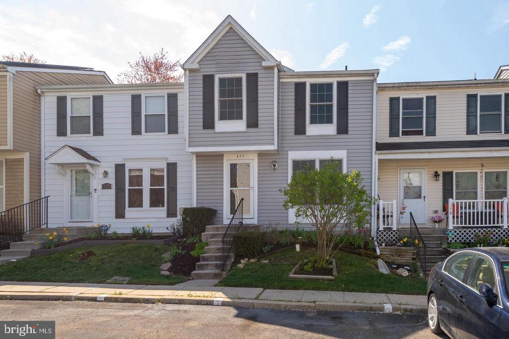377 Valiant Cir in Glen Burnie, MD - Building Photo