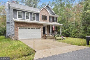 937 Marzoff Rd in Deale, MD - Building Photo