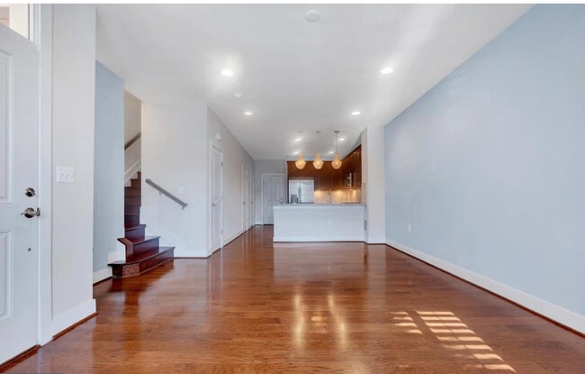 2406 Potomac Ave, Unit 101 in Alexandria, VA - Building Photo - Building Photo