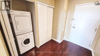2464 Weston Rd in Toronto, ON - Building Photo - Building Photo