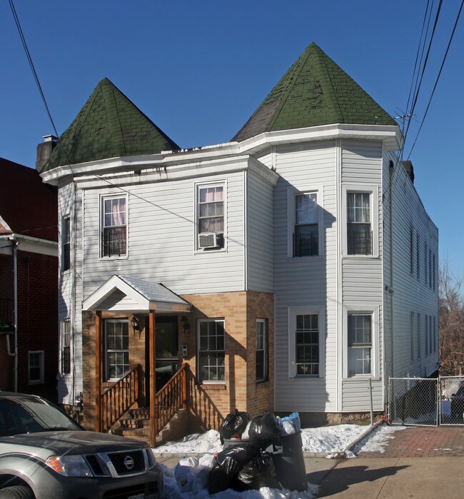 18 N Terrace Ave in Mount Vernon, NY - Foto de edificio - Building Photo