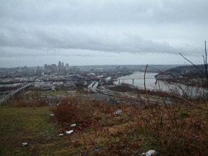 716 Mount Hope Ave in Cincinnati, OH - Building Photo - Building Photo