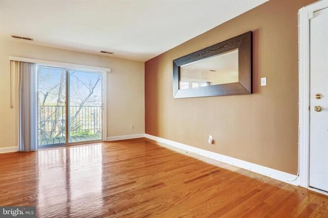 4473 B St SE in Washington, DC - Foto de edificio - Building Photo