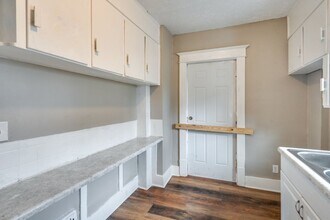 949 Ella Ct in Akron, OH - Building Photo - Building Photo