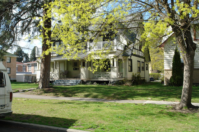 2328 W 3rd Ave in Spokane, WA - Foto de edificio - Building Photo