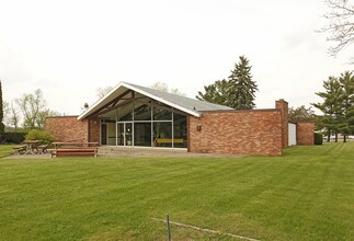 Sylvan Glen Estates in Brighton, MI - Building Photo - Building Photo