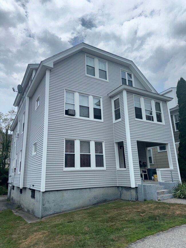 136 Ingleside Ave, Unit 1