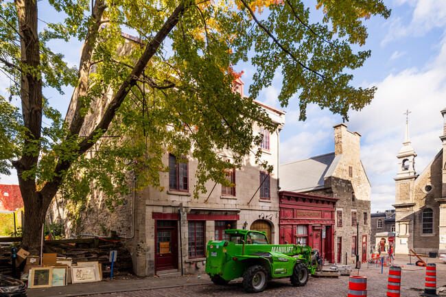 405-417 De Bonsecours Rue in Montréal, QC - Building Photo - Building Photo