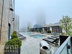 225 W Hubbard St, Unit 1 Apartamentos