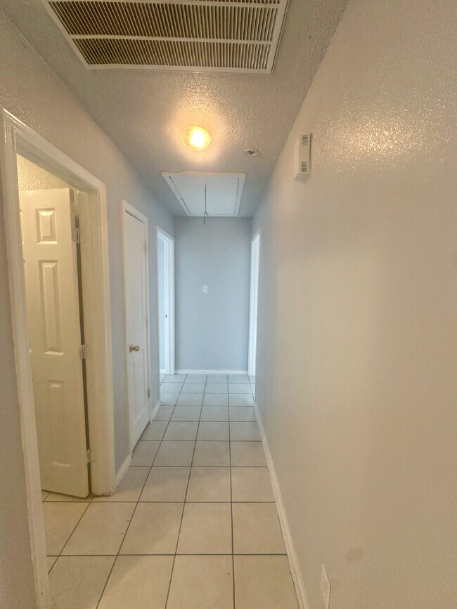 1311 Hortencia Ave in San Antonio, TX - Building Photo - Building Photo