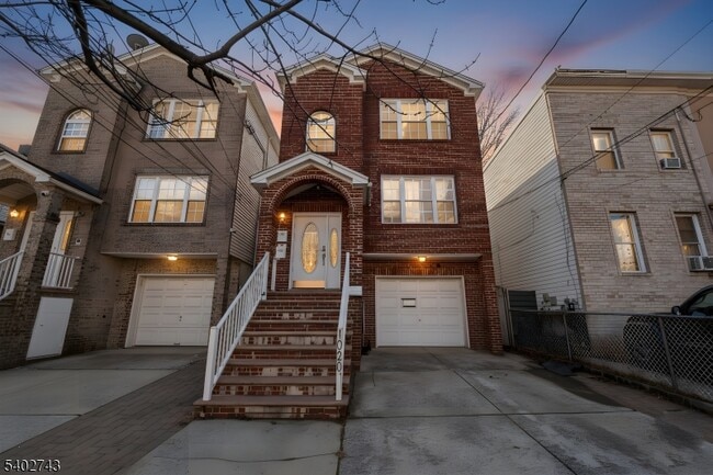 property at 1020 Laura St