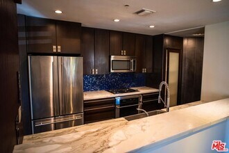 1351 N Curson Ave-Unit -201 in Los Angeles, CA - Building Photo - Building Photo