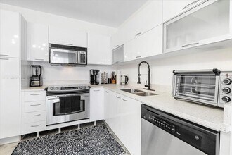 133 NE 2nd Ave, Unit 2606 in Miami, FL - Building Photo - Building Photo