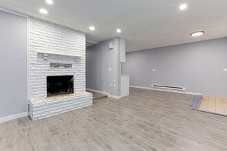 809 Duthie Ave in Burnaby, BC - Building Photo - Building Photo