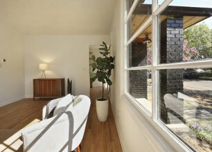 2833 SE 45th Ave in Portland, OR - Foto de edificio - Building Photo