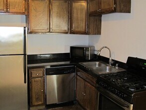 1915 Grace Ave-Unit -3 in Los Angeles, CA - Building Photo - Building Photo