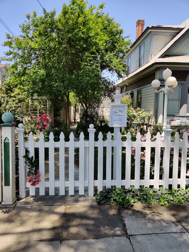 3235 Mulberry St, Unit 4 in Riverside, CA - Building Photo - Building Photo