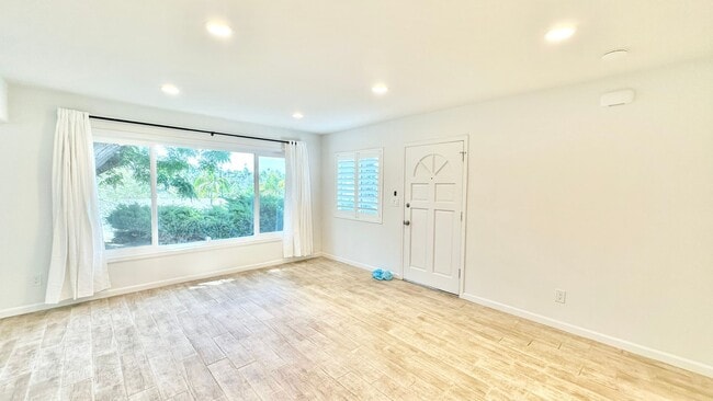 204 Avalon Dr in Vista, CA - Building Photo - Building Photo