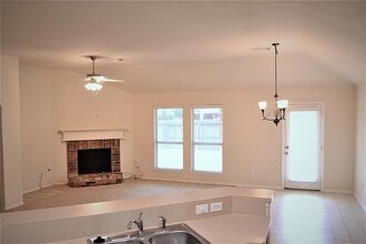 1007 Hamilton St in Alvin, TX - Building Photo - Building Photo