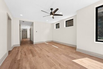 1933 N Fairfield Ave in Chicago, IL - Building Photo - Building Photo