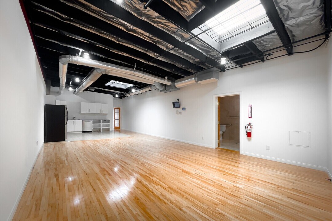 5401 Alvern Cir, Unit Suite D in Los Angeles, CA - Building Photo