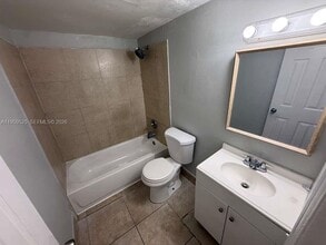 101 NE 41st St in Oakland Park, FL - Building Photo - Building Photo