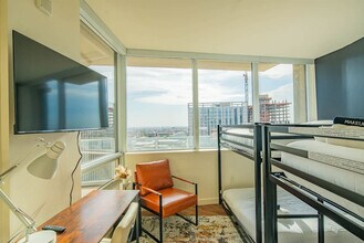 44 W Monroe St in Phoenix, AZ - Building Photo - Building Photo