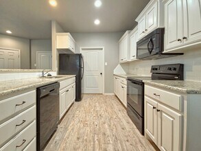 1109 Preston Trails in Wolfforth, TX - Building Photo - Building Photo