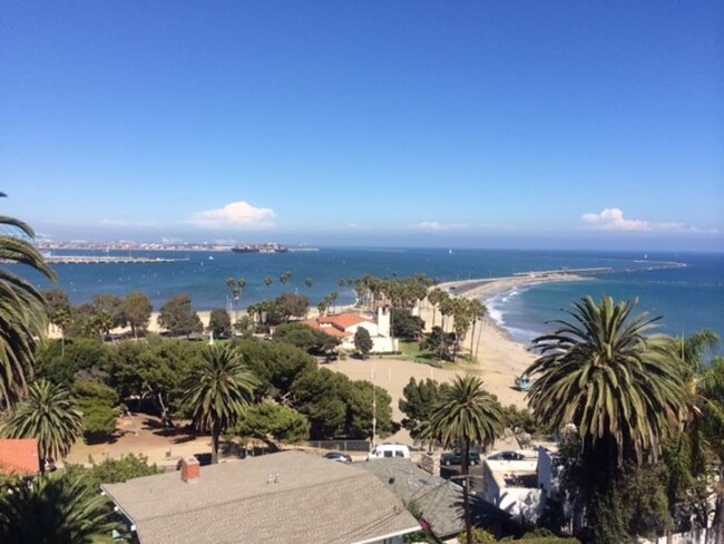 The Normandy in San Pedro, CA - Foto de edificio - Building Photo