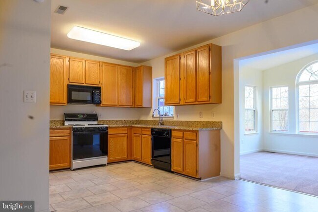 3842 Koval Ln in Woodbridge, VA - Building Photo - Building Photo