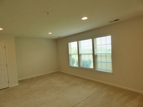 2703 Pointe View Dr in Mars, PA - Building Photo - Building Photo