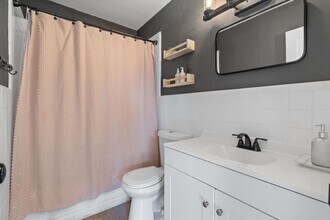 4921 NE 23rd Ave in Lighthouse Point, FL - Building Photo - Building Photo