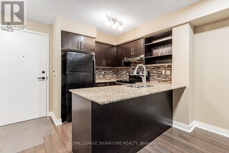 120 Dallimore Cir in Toronto, ON - Building Photo - Building Photo