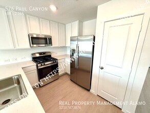576 Paul Cyn in San Antonio, TX - Building Photo - Building Photo