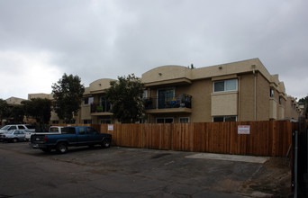 Helix De Oro Condos in Spring Valley, CA - Building Photo - Building Photo