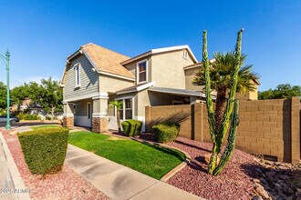 8721 E Lomita Cir in Mesa, AZ - Building Photo - Building Photo