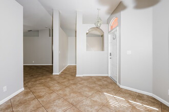 130 Pepper Tree Cres in Royal Palm Beach, FL - Building Photo - Building Photo