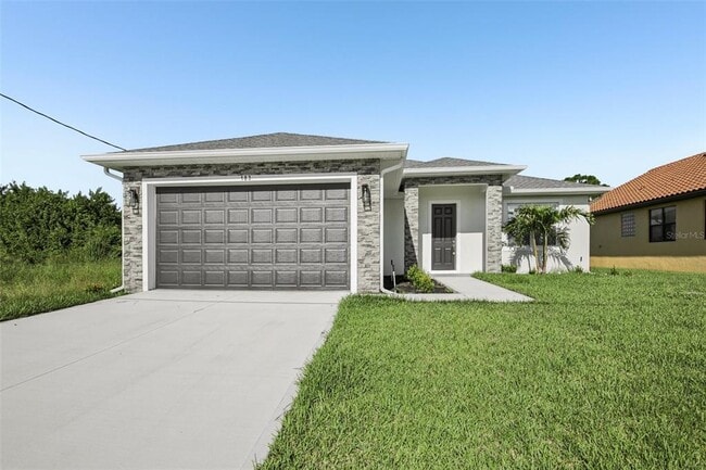 183 Wright Dr in Rotonda West, FL - Building Photo - Building Photo