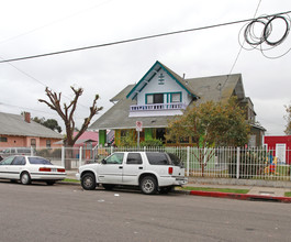 600 E 27th St in Los Angeles, CA - Building Photo - Building Photo