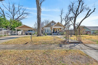 212 N Grand Ave in Waxahachie, TX - Building Photo - Building Photo
