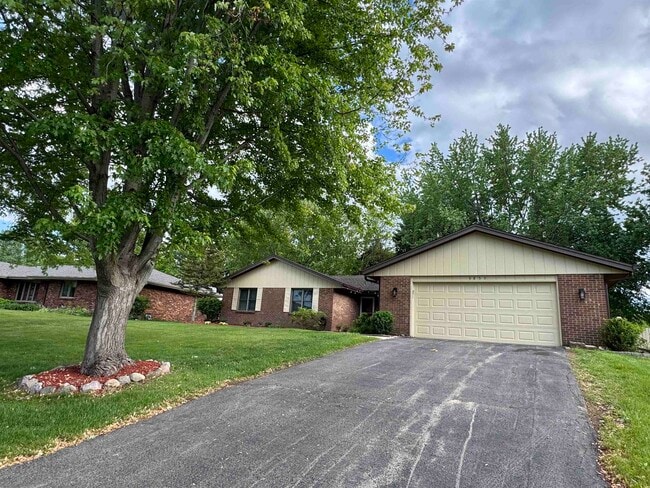 property at 5855 Thatcher Dr
