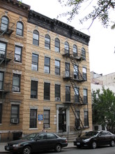 84-90 South 1st Street in Brooklyn, NY - Foto de edificio - Building Photo